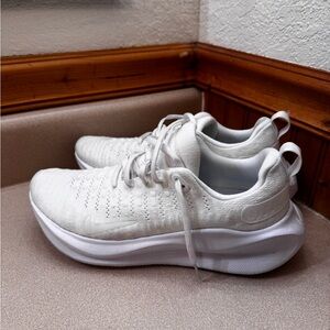 Mens 9 Nike free run infiniti